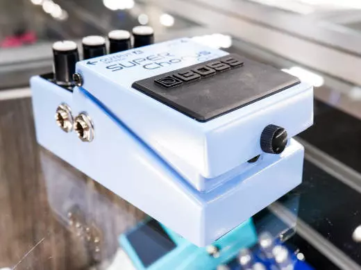 BOSS - CH-1 Super Chorus Pedal 2